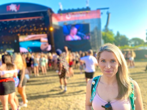 C9C9EF84-02AB-429D-B56D-23CC571F0681